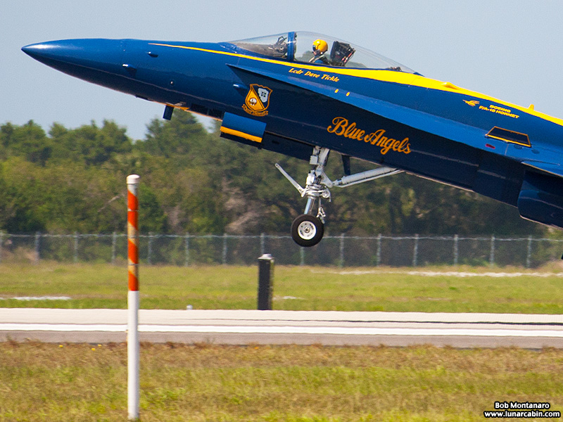 blue_angels_140509_E1