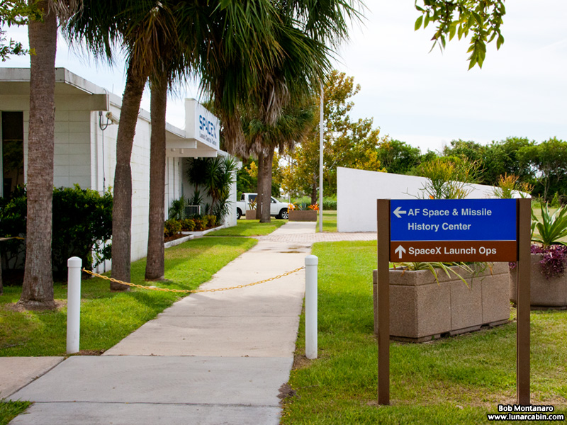 lost_in_space_151016_1